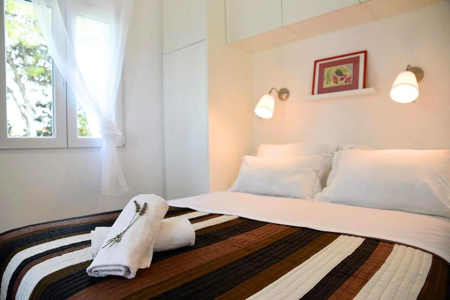 Lili Sunset Apartman Stari Grad  Kültér fotó